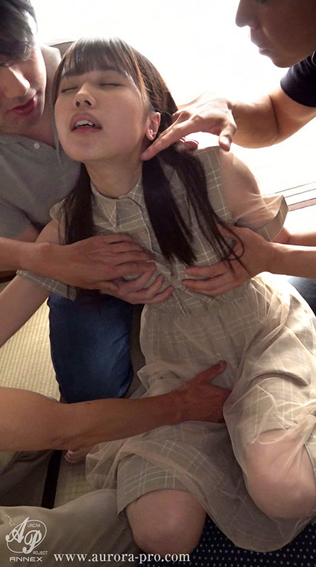 ずっと好きだった憧れの彼女の本当の姿… 僕の目の前で、知り合いのオジさん達とヤリまくる、ちょっと壊れた真正ビッチだった… 高山すず - サンプル画像 - 12