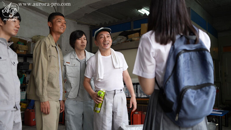 下卑た小父様たちに輪されるって蕩けちゃう…。 加齢臭に濡れる清楚で無垢な巨乳美少女 好実ほの - サンプル画像 - 10