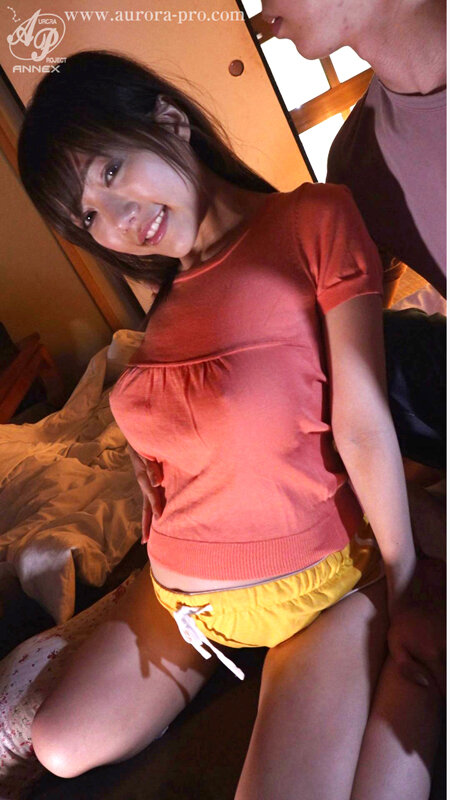 ずっと好きだった憧れの彼女の本当の姿… 僕の目の前で、知り合いのオジさん達とヤリまくる、ちょっと壊れた真正ビッチだった… 冨安れおな - サンプル画像 - 1