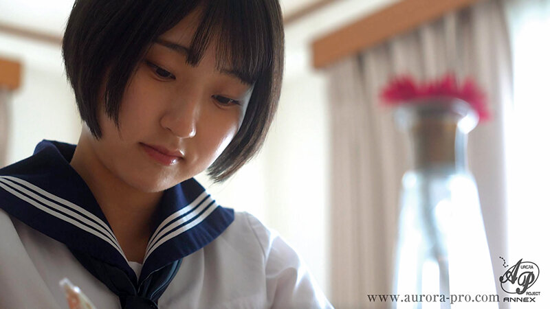 中年チ〇ポ偏愛女学生 留守番中に近所のおじさん達に中出しされちゃいました 糸井瑠花 - サンプル画像 - 3