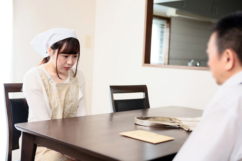パート先でお金を横領したことがバレて見逃してもらう代わりに風俗嬢しか知らない素人童貞店長に初めての素人になってあげると裏取引を囁く美巨乳妻 高瀬りな - サンプル画像 - 2