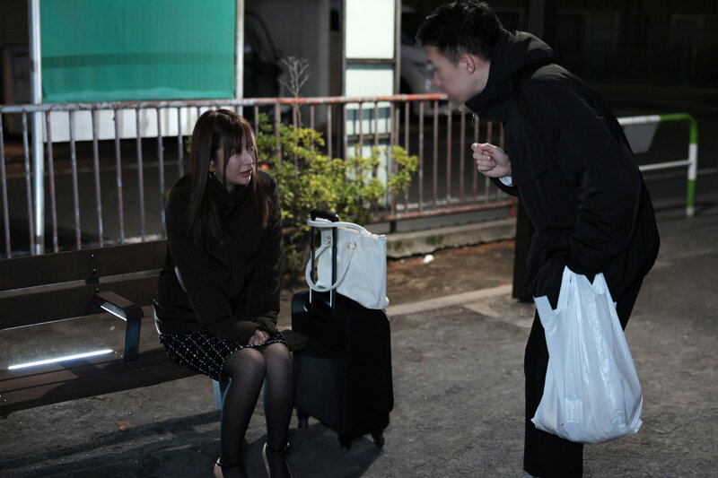 家出妻の淫らな恩返し 専属おっパブ嬢になって家主を至れり尽くせりおもてなし 桃瀬くるみ - サンプル画像 - 1