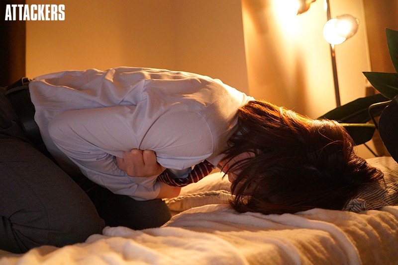 幼馴染に男装がバレて、レ●プの日々が始まった。 深田えいみ - サンプル画像 - 10