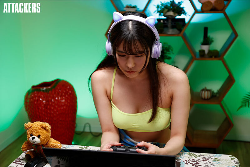 弟に犯●れた女性ゲーマー オンライン実況、生レ●プ配信 伊織羽音 - サンプル画像 - 1