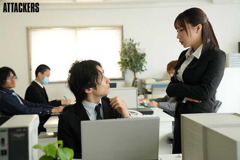 無能な部下にクリトリスを「吸うやつ」で下半身ガクガクになるまでイカされ続けた女上司 海老咲あお - サンプル画像 - 1