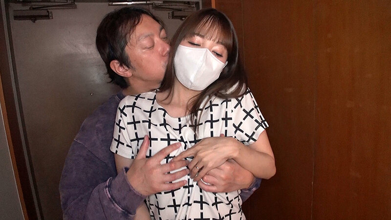 ドエロ妻、本能に従い浮気する肉食すぎて旦那さんだけでは無理…変態絶倫おじたちと濃厚交尾 友田彩也香 - サンプル画像 - 1