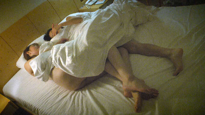 人妻レズ不倫 ～初めての浮気相手はかつての恋人～ 武藤あやか 葵百合香 - サンプル画像 - 3