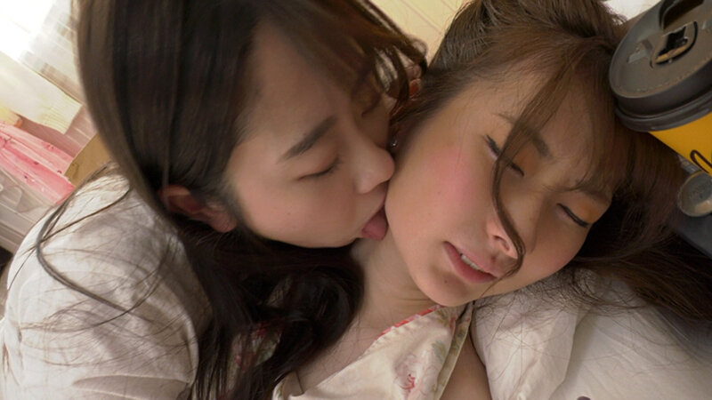 汚部屋レズ ～匂います？お風呂キャンセル女子の汚部屋レズ誘惑～ - サンプル画像 - 10