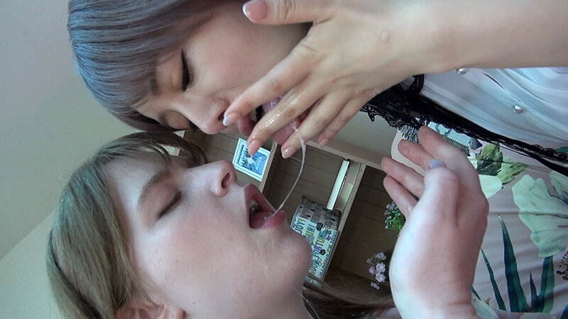 アメリカン女子留学生と淫乱お嬢様の変態レズ ～日本の女の子のオ○ンコを舐めにカリフォルニアから来ました～ ジューン・ラブジョイ 有村のぞみ - サンプル画像 - 1