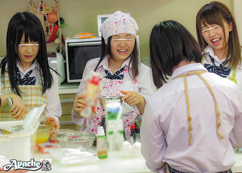 「中出しされて妊娠したくないなら友達とそのママもここに呼び出してよ！」絶倫少年巨乳母娘連鎖中出し輪● 母娘5組総勢10人大連鎖SP！ - サンプル画像 - 14