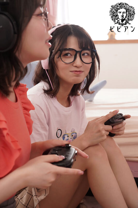 オタク女子会レズビアン SEXの快感にハマったゲーマー女子が無課金でイキまくり絶頂コンティニュー超乱交！ 倉本すみれ 百瀬あすか 市井結夏 姫野らん - サンプル画像 - 1
