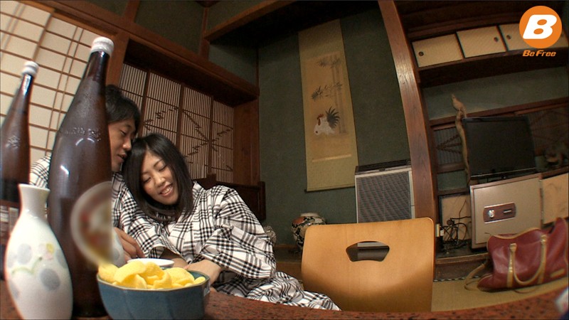 密会人妻 夫を忘れて中出し不倫温泉 弓束ちはや - サンプル画像 - 9