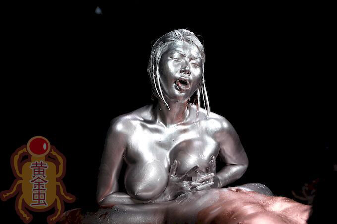 銀粉大全集 弐巻 12人のシルバーに輝く驚愕の美女たち！ - サンプル画像 - 12