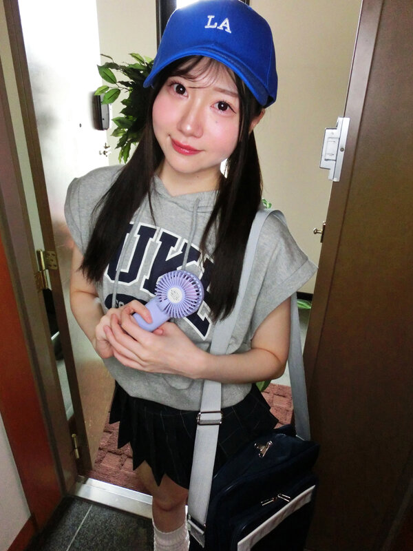 純真妊娠デビュー黒髪制服少女 玉城いおり - サンプル画像 - 1