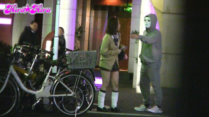 大嫌いなオヤジ相手なのに大量潮吹き！絶対にイクって認めない！クソ生意気制服ギャルと超大量お漏らしSEXしまくった週末の記録ビデオ - サンプル画像 - 1