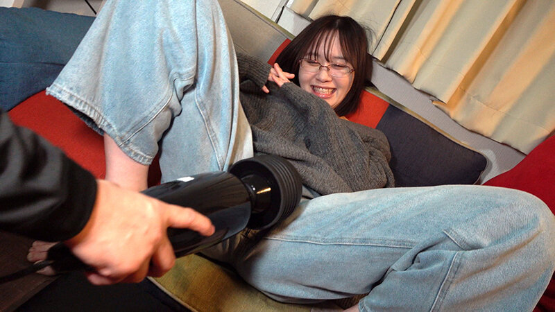 なんか色っぽい…美白モチ肌OLさん 落ち着いた雰囲気、お茶目な性格、セックスは超エロい…デカチンにドハマりして何度も何度もイカされた - サンプル画像 - 1