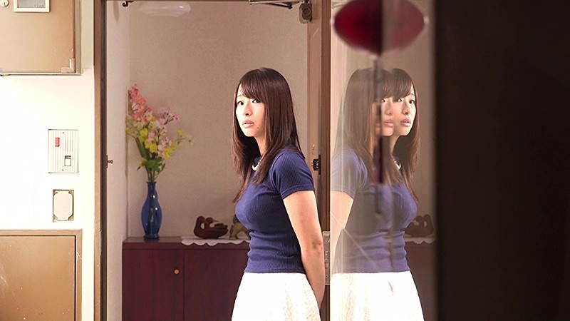 夫公認！私の妻を満足させてください。 若妻を手に入れたばかりなのに抱けなくなってしまった夫 初美沙希 - サンプル画像 - 2