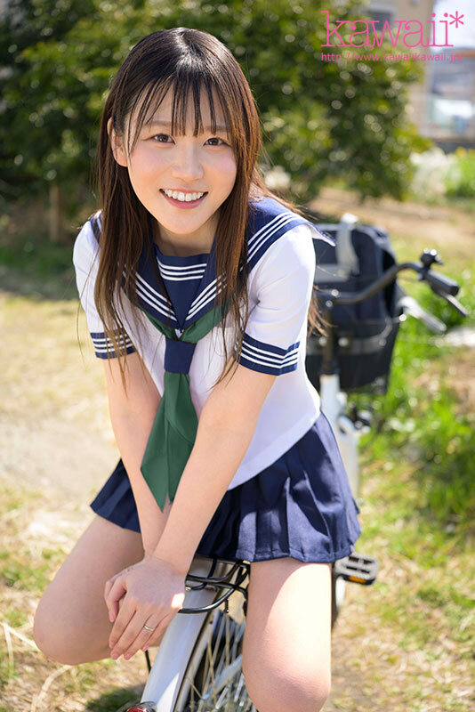 アダルト界で最も若くて制服が似合うロ●ータ人妻少女 桧山しずく AVデビュー 旦那との倦怠期が続く少女おま●こはナマ挿入ナマ中出し願望こっそり出演 - サンプル画像 - 5