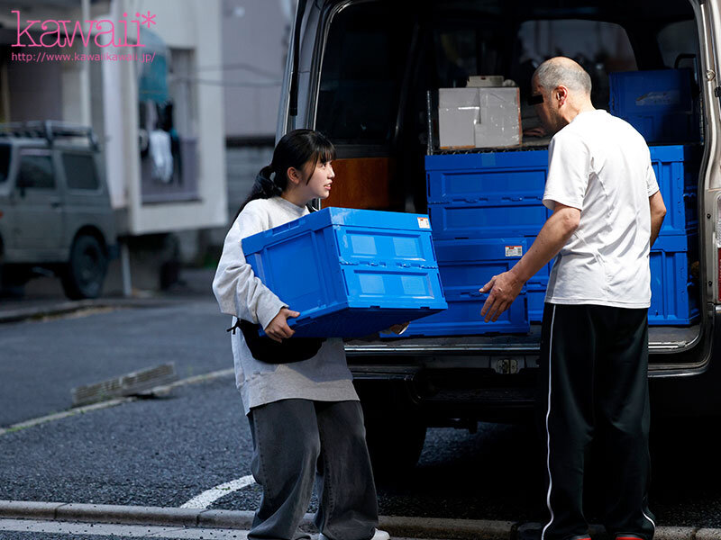 子ども扱いされて正社員になれず日雇いバイトを続けてきた138cm苦労人少女はクンニで大量潮吹く早漏即イキマゾっ子ちゃん！AV即採用！AV天職デビュー！ 青峰こころ - サンプル画像 - 4