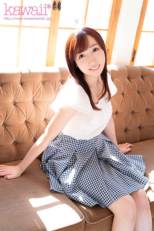 脱いだら白肌スレンダーEcup！ 韓国大好きなイマドキ女子大生 皆川ゆうな20歳 右肩上がりにエロくなるAVデビュー作！！ - サンプル画像 - 1