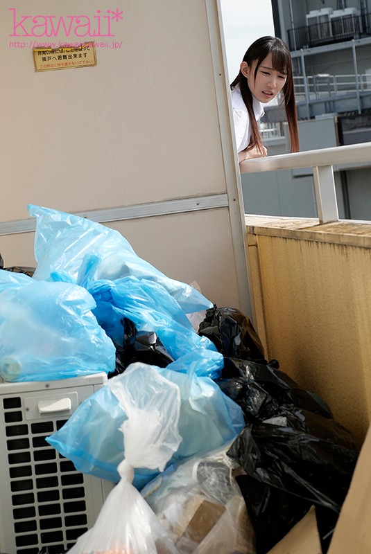 隣人のゴミ部屋で異臭中年おやじに抜かずの連撃中出し48発で孕まされた制服女子の末路… 琴石ゆめる - サンプル画像 - 1