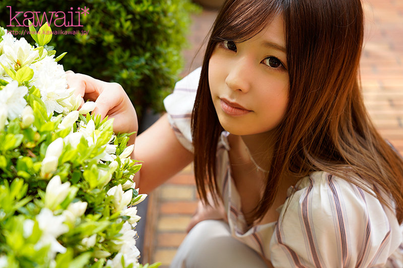 「M男クン、この指と～まれ！」見た目は清楚、中身はドS！？自慢の手コキで抜きまくりドピュドピュドピューン！12連発ヌキヌキ衝撃デビュー！ 柚葉あおい - サンプル画像 - 1