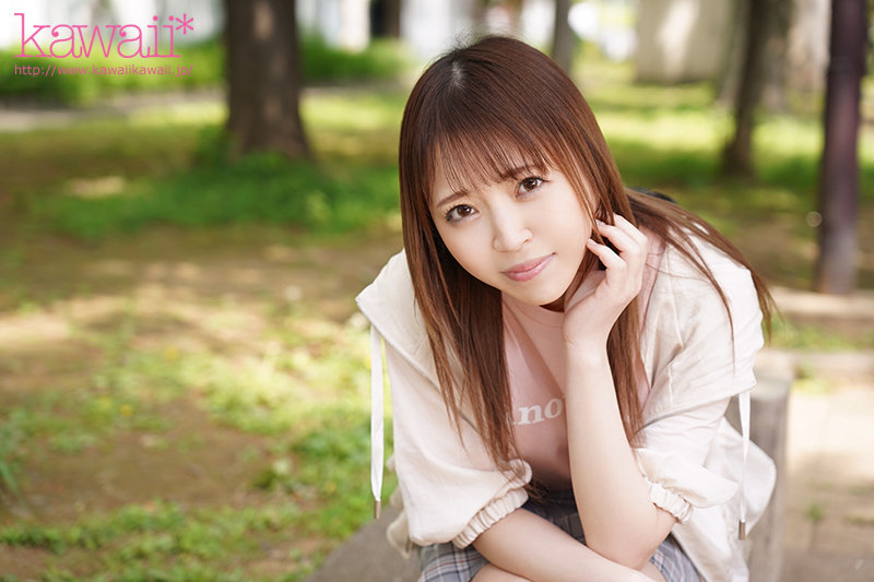 健全メンズエステ店で断り切れず手コキで抜いてあげちゃう押しに激弱な現役女子大生がデビュー作でシコシコ8発抜いちゃうぞ 沖奈ミツキ - サンプル画像 - 1