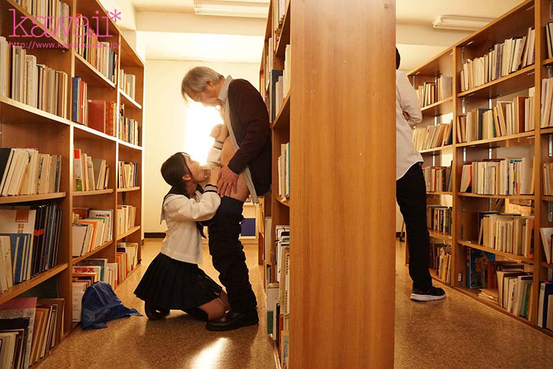 女生徒の耳元ささやき誘惑に打ちのめされた担任の僕は放課後ラブホや図書室で狂ったように禁断中出しを繰り返した…。 天音ゆい - サンプル画像 - 9