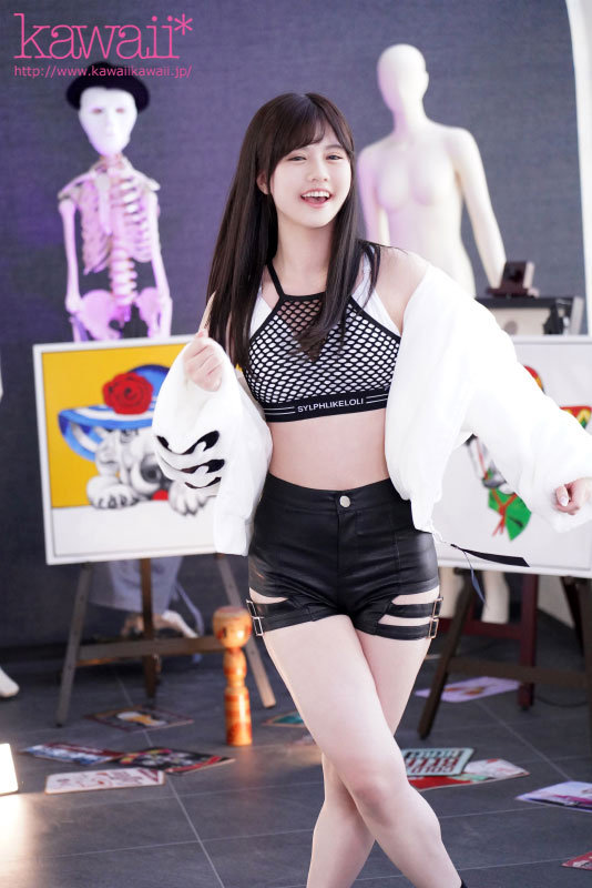 ダンスとセックスに青春を捧げてきた岡山弁がキュートなノリノリ桃尻娘AVデビュー 姫乃りな - サンプル画像 - 1