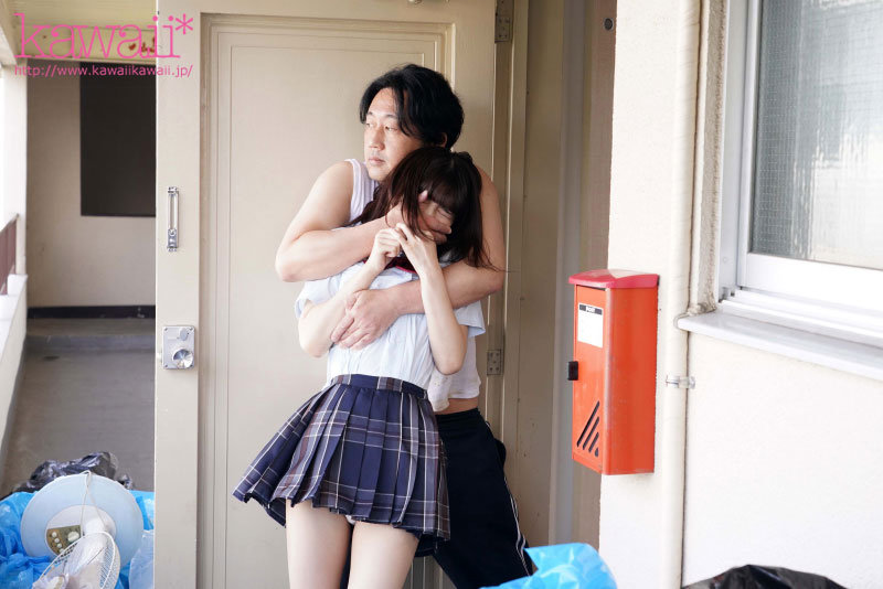 隣人のゴミ部屋で異臭中年おやじに抜かずの連撃中出し51発で孕まされた制服女子の末路… 倉本すみれ - サンプル画像 - 1