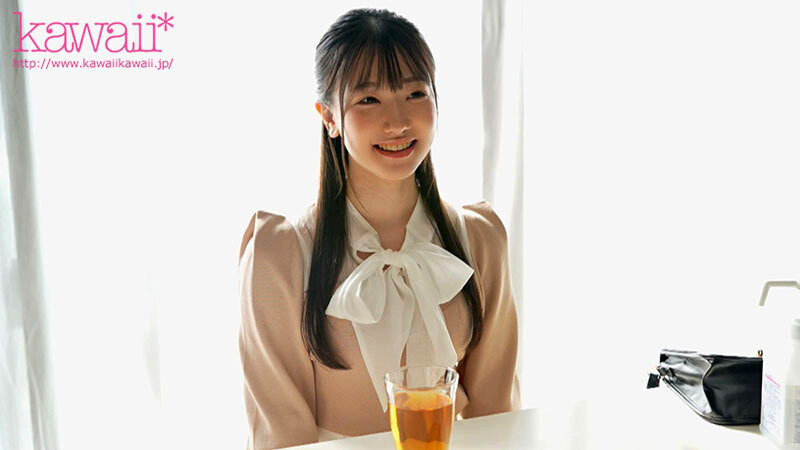 「チ●ポが旨い！この瞬間がいい」一カ月禁欲後の騎乗位は格別…。人生で一番敏感なマ●コに生注入絶頂腰振り無双 真白さら - サンプル画像 - 1