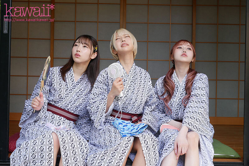社員旅行で女子部屋に誘われ相部屋！ダメダメおやじの僕の絶倫がイケイケ女子たちにドハマりしてハーレム喰べされ続けた一夜 乙アリス 斎藤あみり さつき芽衣 - サンプル画像 - 1
