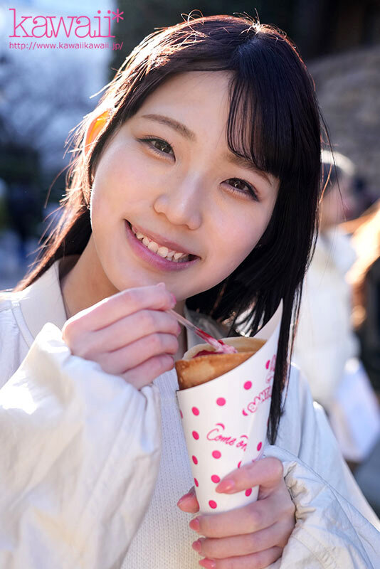 食べて、笑って、エッチして中出ししたくて 秋田から上京してきた透明美肌のひとりの少女 このセックスの先にきっと何かあると信じて… 秋山ももか - サンプル画像 - 2