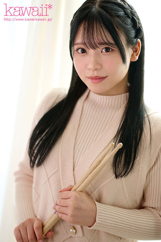満足できる男とセックスに巡り会えず男を漁りまくる現役JDドラム美女がうねりとグルーヴを生み出す腰使いで リズミカルにイキ跳ねブッ飛びAVデビュー 出口結絆 - サンプル画像 - 5