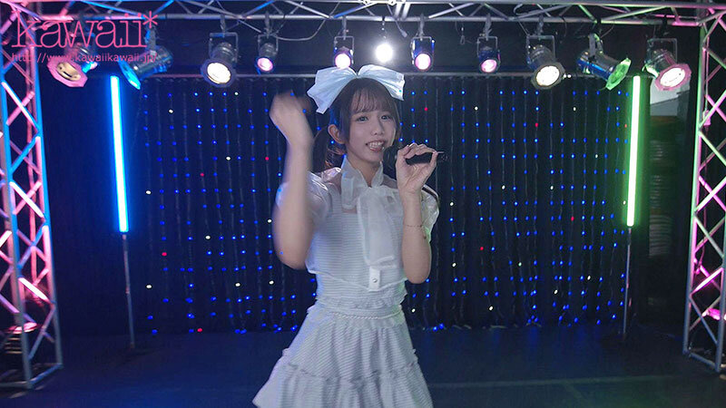 この子、枕で飯食ってた献上系アイドルです…。 性接待で鍛えられ、気づけば生勃起ちんちん見ただけでマン汁だらだら性欲モンスターに！実は超AV向きなカラダな変態娘ちゃんがこっそりAV出演！ 橘いおり - サンプル画像 - 3