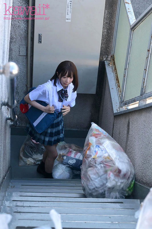 隣人のゴミ部屋で異臭巨漢おやじに監禁調教...抜かずの連撃中出し種付けプレス43発で孕まされた制服女子の末路… 日向由奈 - サンプル画像 - 1