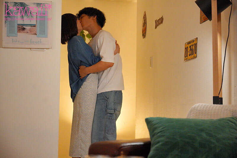 朝起きたら隣に親友の彼女がいた。 酔った勢いでヤッてしまった後悔よりも可愛いくてエロくて、もうどうでもよくなって親友のことも、午後からのバイトも、彼女との約束も全部ドタキャンしてセックスしてセックスして俺のチ●ポとはるのマ●コが溶けるくらいずっ… 青葉はる - サンプル画像 - 7