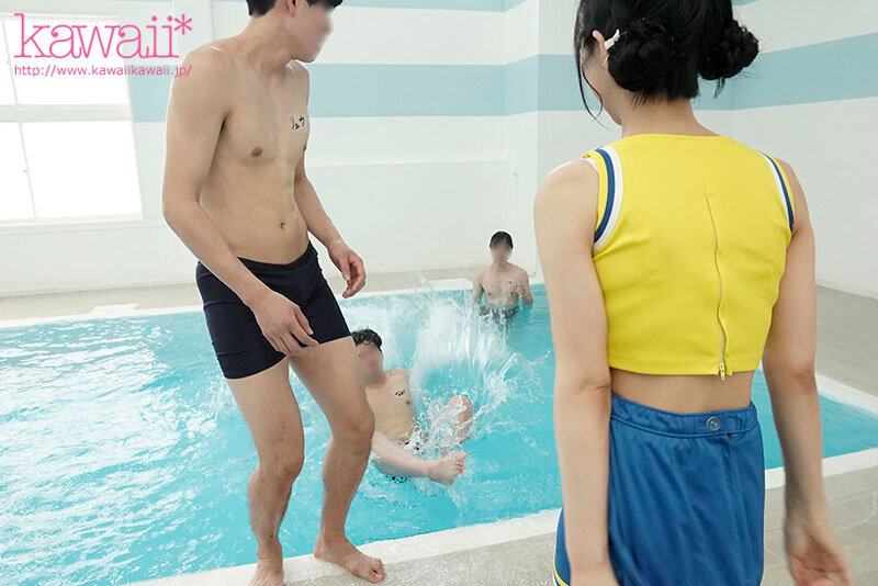 子どもカワイイ童顔女子が童貞クンおち●ぽザーメンを無邪気におま●こで受け止める、合法中出し筆下ろし！ ひなたなつ - サンプル画像 - 4