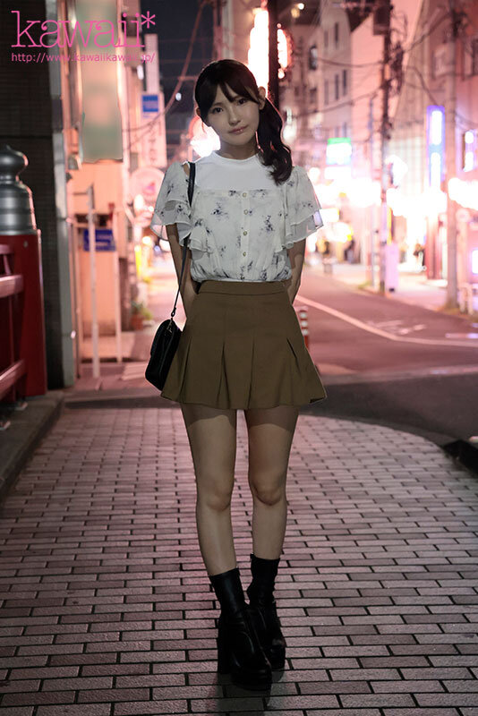 国内で最も可愛く最も全体スタイルが良いビル清掃員がAVデビュー！？クビレ54cm美巨乳 小泉楓さん（20） アダルト出演 - サンプル画像 - 12