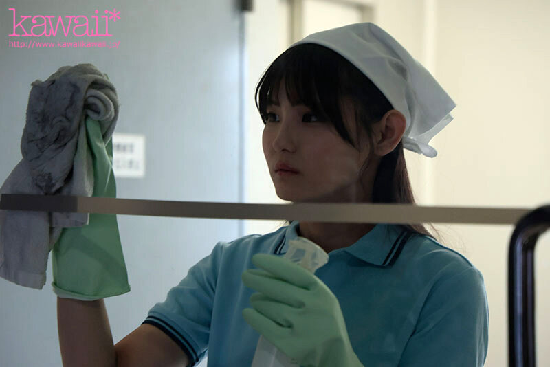 国内で最も可愛く最も全体スタイルが良いビル清掃員がAVデビュー！？クビレ54cm美巨乳 小泉楓さん（20） アダルト出演 - サンプル画像 - 3