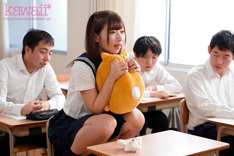 誰も手を出しづらい…。あの学級一可愛い高嶺の女子学生が記憶失い理性ゼロに！？公共、学校どこでも尻アナル丸出しで四つん這い歩き…身勝手お漏らしモラル崩壊少女！ 逢沢みゆ - サンプル画像 - 3
