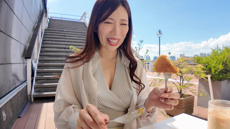 ノーブラで乳首もろバレ！バツイチ熟女と羞恥プレイデート 池田あやみ - サンプル画像 - 3