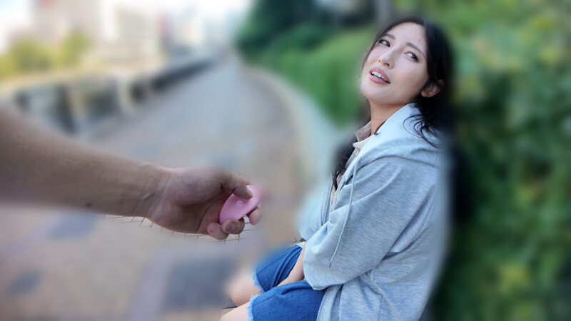 ノーブラM気質の淫乱女‘とびっこ装着’恥辱デート 森沢かな - サンプル画像 - 3