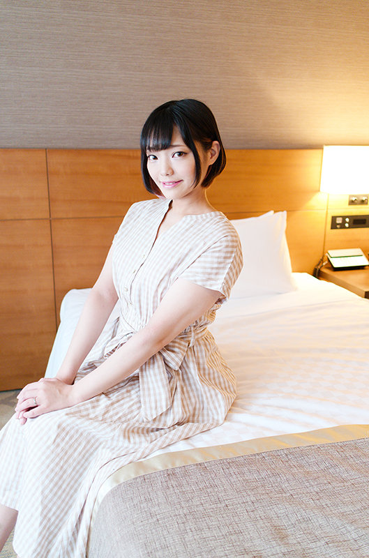 32歳の処女人妻 ～新婚旅行前に駆け込み喪失ドキュメント～ 桃さん - サンプル画像 - 1