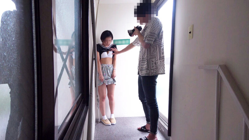 【小さな女の子2体にイタズラ】無邪気な笑顔が曇り不安な顔で警戒する姿に興奮が抑えきれず未熟ワレメに大人の勃起チ●ポを埋め込んでしまいました… - サンプル画像 - 5
