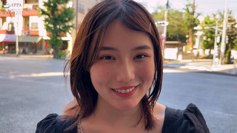 『えっ！ここでするんですか？？』『ちんちん入れないって言ってましたよね！？』同人監督にハメられて不本意性交をしてしまう 小鈴みかん - サンプル画像 - 8