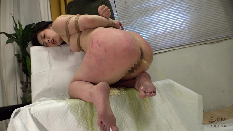 常軌を逸した浣腸菊門責めに肛虐娼婦と化した僕のママ 黒川珠美 - サンプル画像 - 20