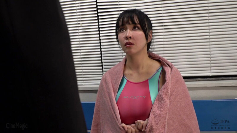 超乳エロ肉未亡人 競泳水着に喰い込む股縄悦嬲 宇佐美すい - サンプル画像 - 1