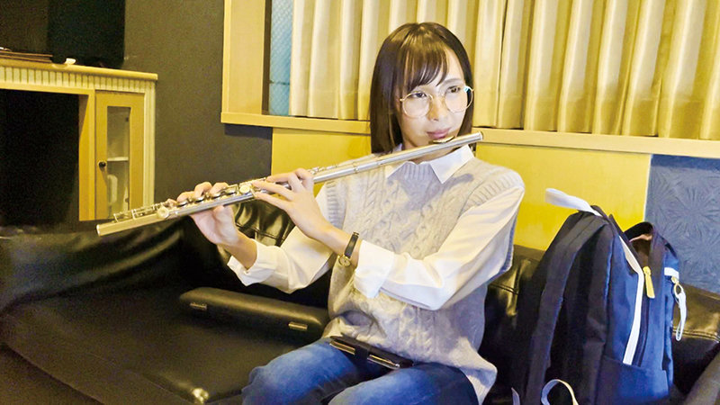 【この個人撮影では】某超有名音大フルート奏者N・Kさんが、新しい楽器欲しさにま○こを差し出してます。 - サンプル画像 - 10