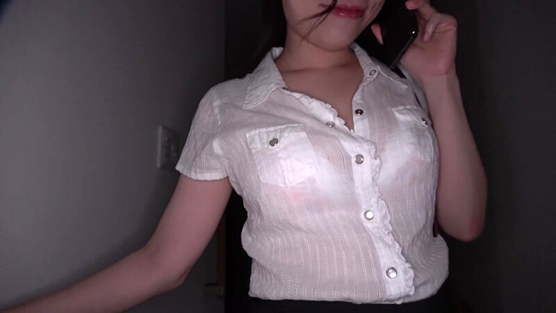 【4K】彼女の居ぬ間に巨乳ビッチお姉さんに痴女られました… 浜辺栞帆 - サンプル画像 - 1